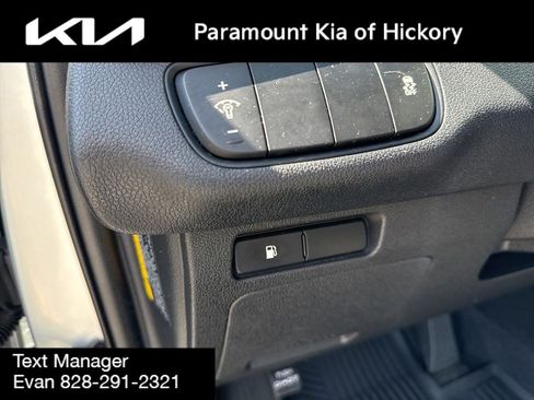 Used 2017 Kia Sorento FWD image 18