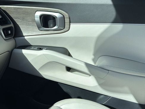 Used 2023 Kia Sorento EX w/ Panoramic Sunroof Package image 24