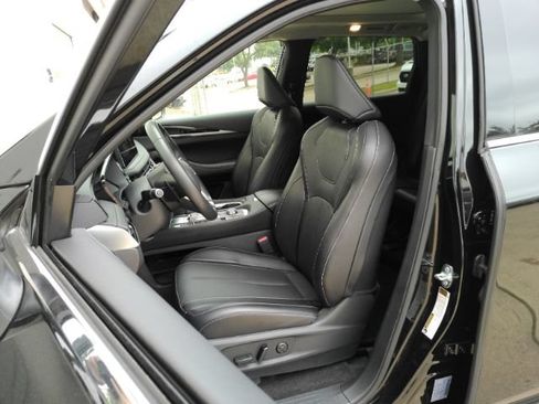 Used 2025 INFINITI QX60 Pure FWD image 6