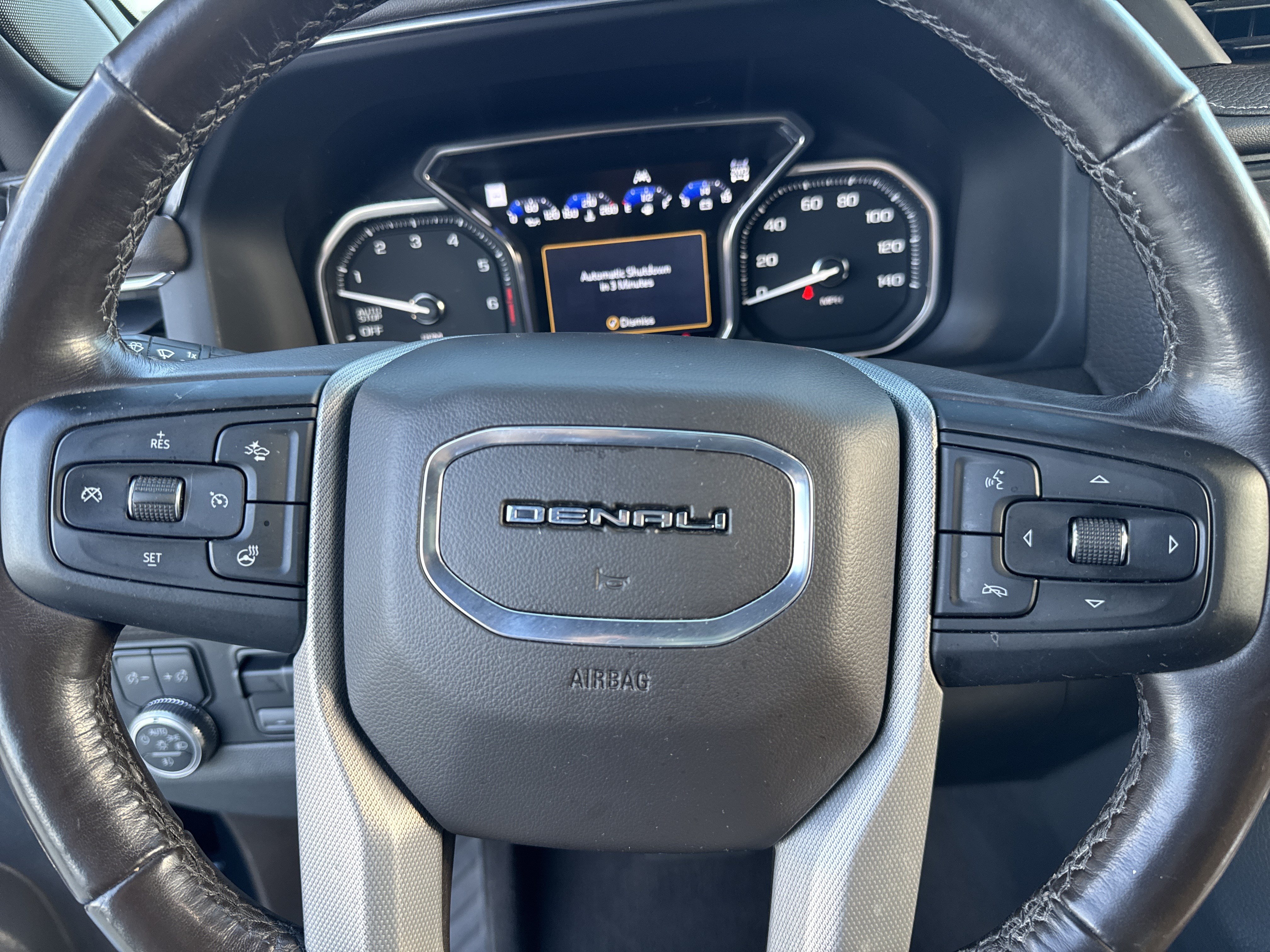 Used 2021 GMC Yukon XL Denali w/ Denali Premium Package AWD/4WD image 15