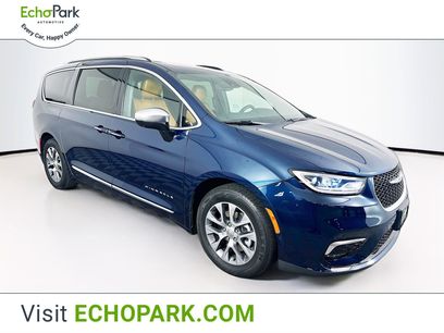 Used 2023 Chrysler Pacifica Pinnacle