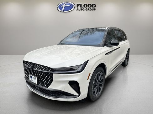 New 2026 Lincoln Nautilus Reserve image 3