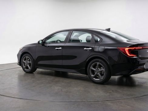 Used 2025 Kia K4 FWD image 6