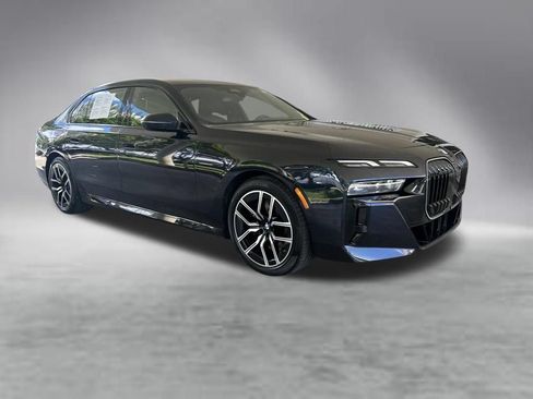Used 2026 BMW 740i xDrive AWD/4WD image 2