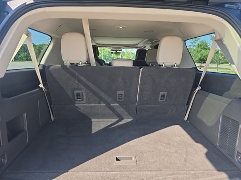 Used 2023 Lincoln Navigator L Reserve AWD/4WD image 12