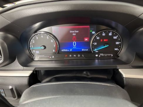 Used 2024 Ford Explorer XLT w/ Equipment Group 202A RWD image 20