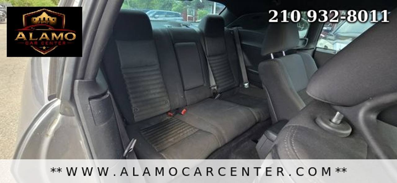 Used 2014 Dodge Challenger SXT RWD image 17