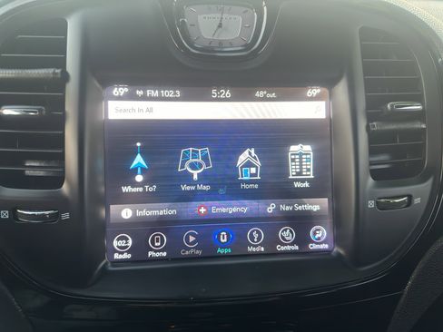 Used 2018 Chrysler 300 S image 22