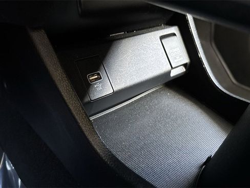 Used 2020 Honda HR-V LX image 54