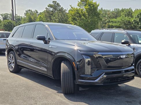 Used 2026 Cadillac Vistiq Sport w/ LPO, Floor Liner Package AWD/4WD image 3