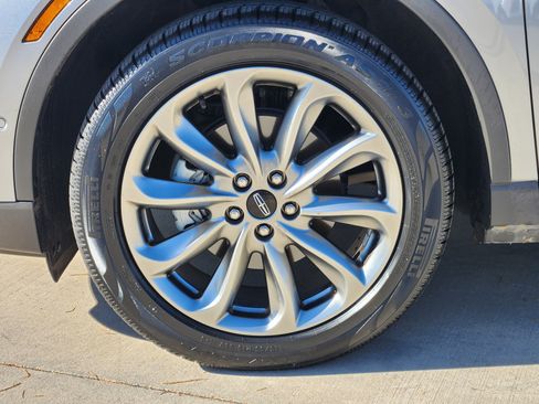 Used 2021 Lincoln Corsair AWD w/ Premium Package image 14