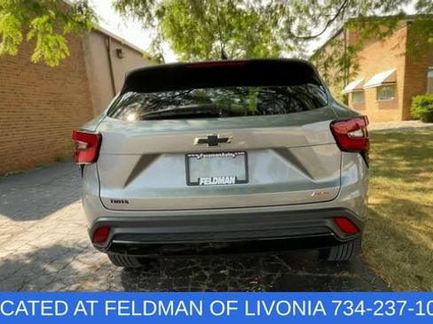 Certified 2024 Chevrolet Trax RS w/ Sunroof Package FWD image 7