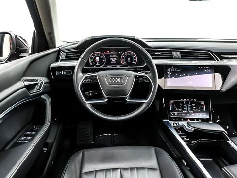 Used 2024 Audi Q8 e-tron Premium Plus image 6