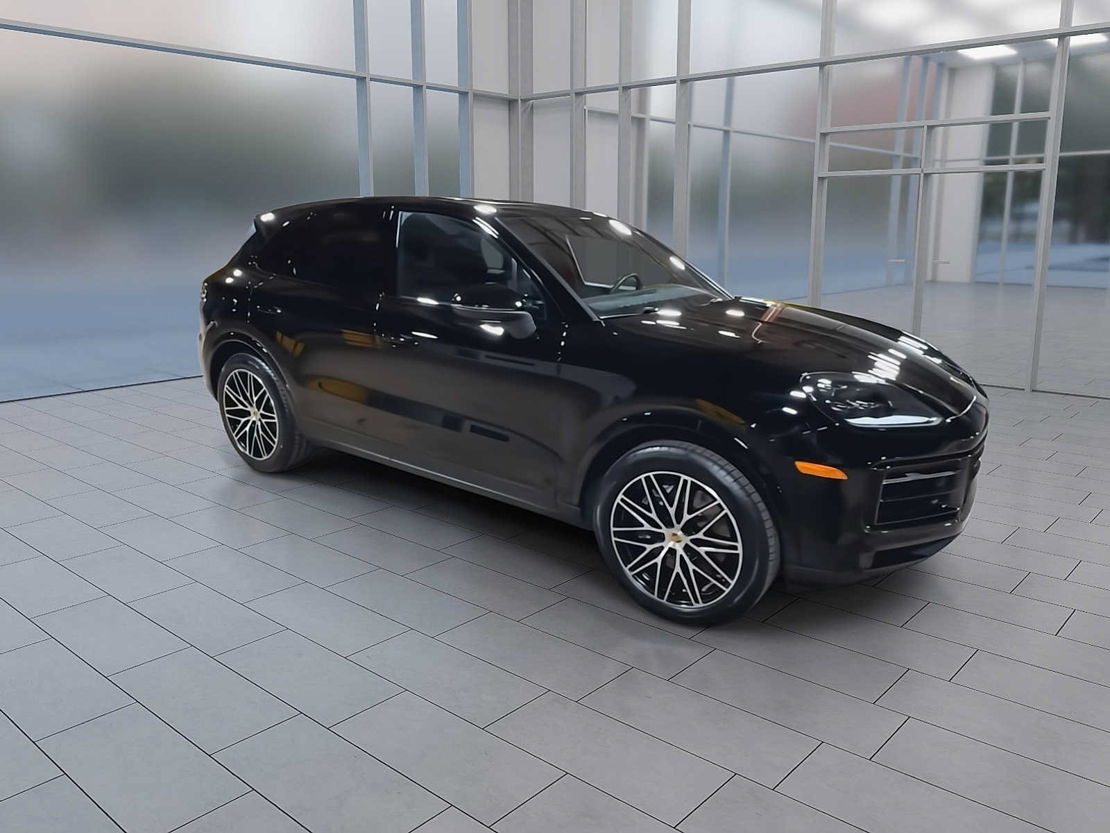 Used 2024 Porsche Cayenne AWD/4WD image 2