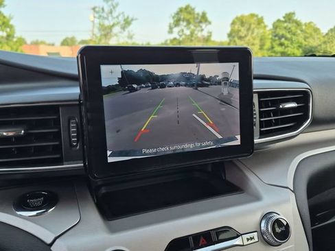 Used 2023 Ford Explorer XLT w/ Equipment Group 202A AWD/4WD image 26