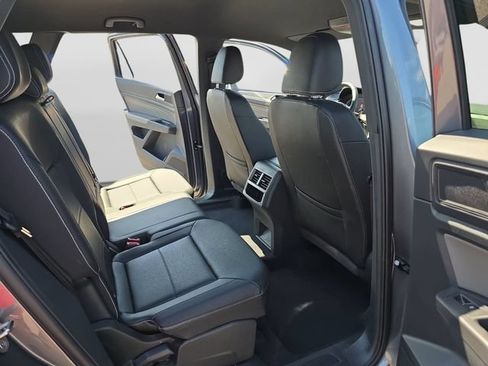 Used 2023 Volkswagen Atlas Cross Sport SE FWD image 32