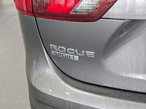 Used 2019 Nissan Rogue Sport SV image 4