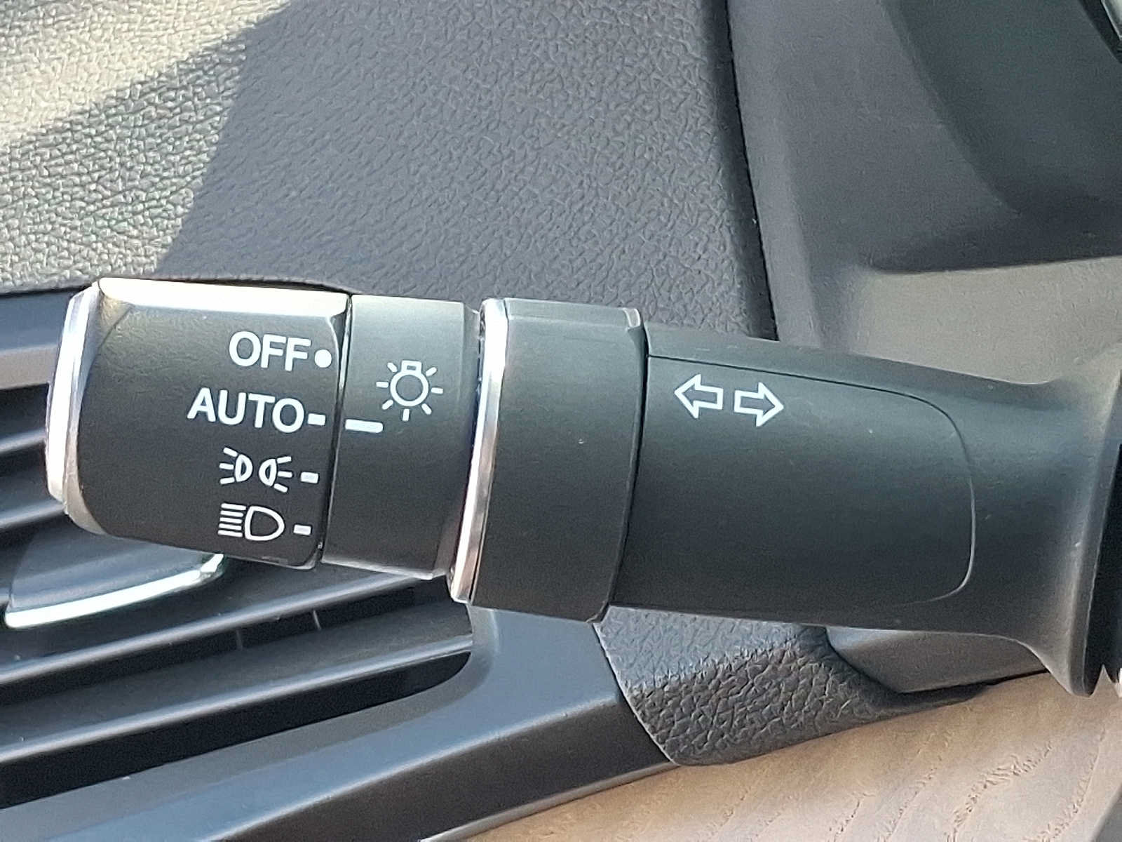 Used 2019 Acura MDX w/ Tech & Entertainment Pkg AWD/4WD image 25