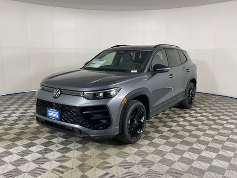 New 2026 Volkswagen Tiguan SE R-Line AWD/4WD image 1
