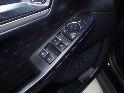 Used 2020 Ford Escape SE image 10