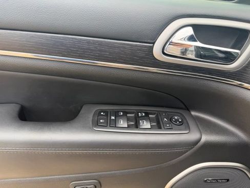 Used 2018 Jeep Grand Cherokee High Altitude AWD/4WD image 17