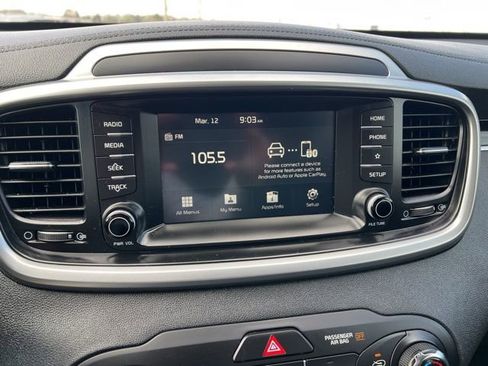 Used 2020 Kia Sorento LX image 8