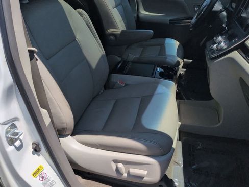Used 2015 Toyota Sienna XLE FWD image 22