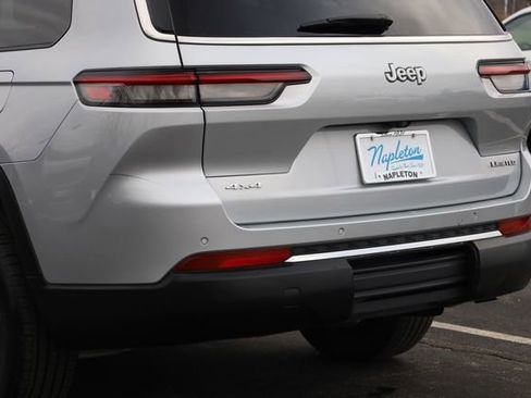 Used 2024 Jeep Grand Cherokee L Limited w/ Luxury Tech Group II image 8