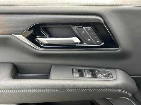 Used 2026 GMC Yukon XL Denali w/ Sun & Power Step Package image 24