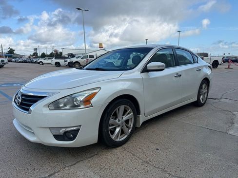 Used 2014 Nissan Altima 2.5 SL w/ Moonroof Package FWD image 5