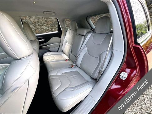 Used 2021 Jeep Cherokee Latitude Lux FWD image 24
