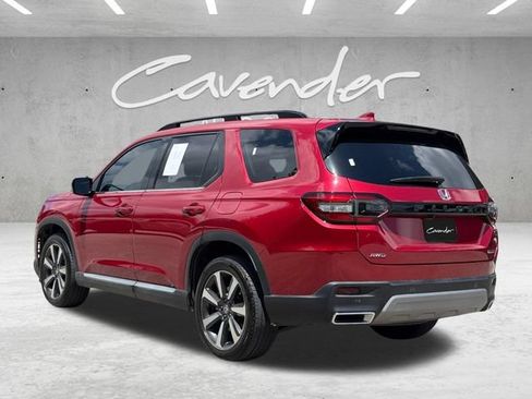 Used 2025 Honda Pilot Touring image 17