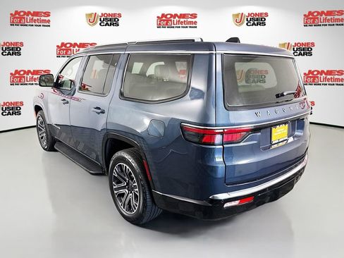 Used 2024 Jeep Wagoneer 4WD w/ Premium Group I image 2