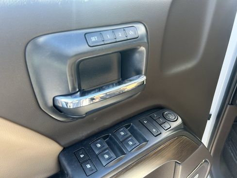 Used 2018 GMC Sierra 1500 Denali w/ Denali Ultimate Package image 11