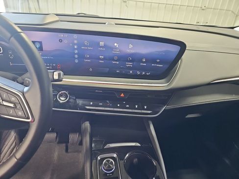 Used 2025 Buick Envision Preferred AWD/4WD image 19