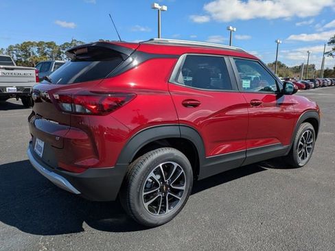 New 2025 Chevrolet TrailBlazer LT w/ Convenience Package FWD image 4