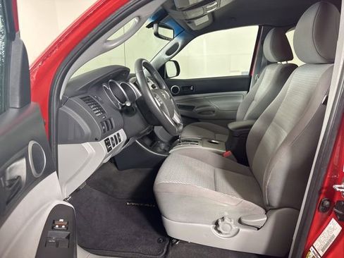 Used 2012 Toyota Tacoma 4x4 Access Cab V6 w/ SR5 Pkg image 12