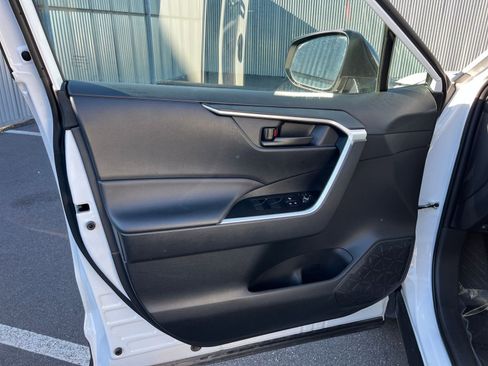 Used 2025 Toyota RAV4 LE image 20