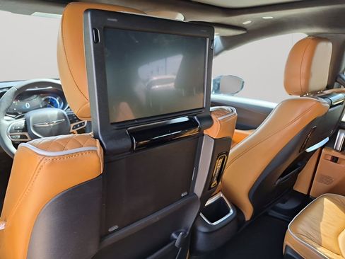 Used 2023 Chrysler Pacifica Pinnacle image 20
