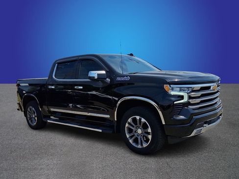 Used 2024 Chevrolet Silverado 1500 High Country w/ Technology Package AWD/4WD image 2