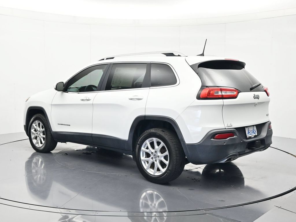 Used 2016 Jeep Cherokee Latitude FWD image 7