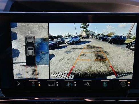 Used 2024 Chevrolet Silverado 2500 ZR2 w/ Technology Package image 20