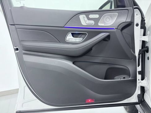 Certified 2025 Mercedes-Benz GLS 450 4MATIC image 16