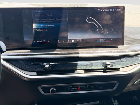 Used 2025 BMW X5 xDrive40i w/ M Sport Package AWD/4WD image 27
