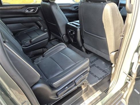 Used 2023 Chevrolet Suburban Premier image 19