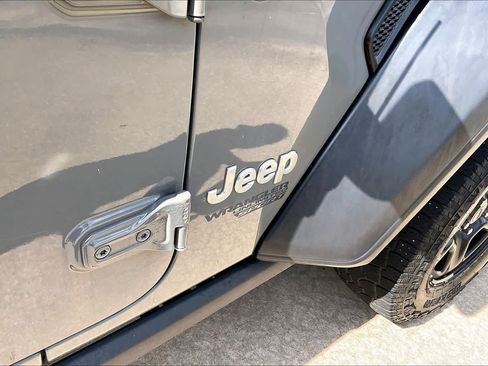 Used 2018 Jeep Wrangler Unlimited Sport AWD/4WD image 29