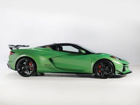 Used 2026 Chevrolet Corvette Z06 RWD image 8