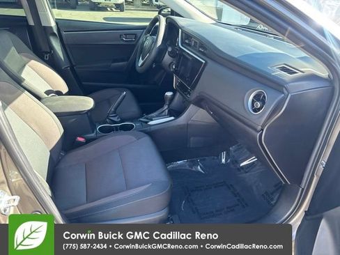 Used 2018 Toyota Corolla LE FWD image 15