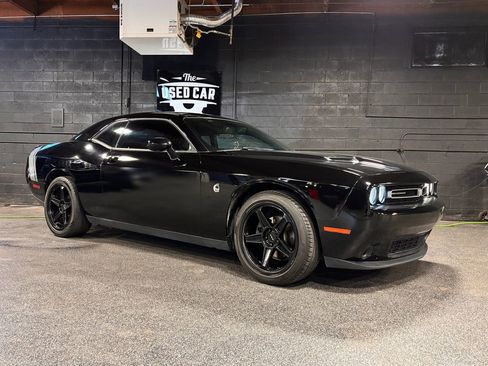 Used 2015 Dodge Challenger SXT RWD image 15