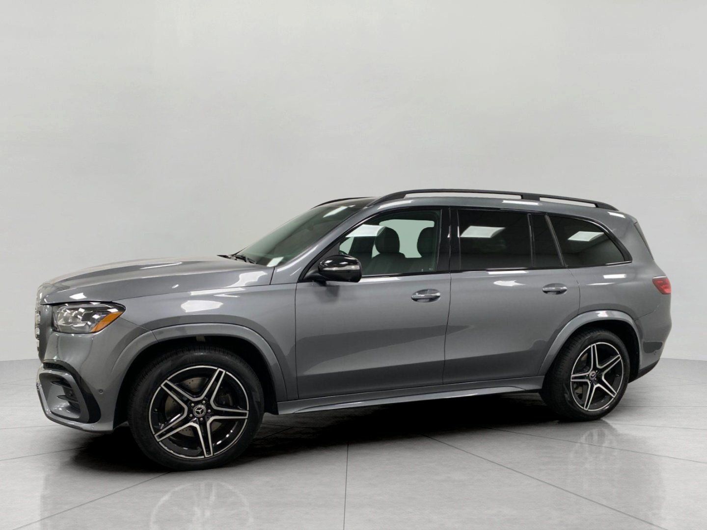 Certified 2024 Mercedes-Benz GLS 450 4MATIC image 9